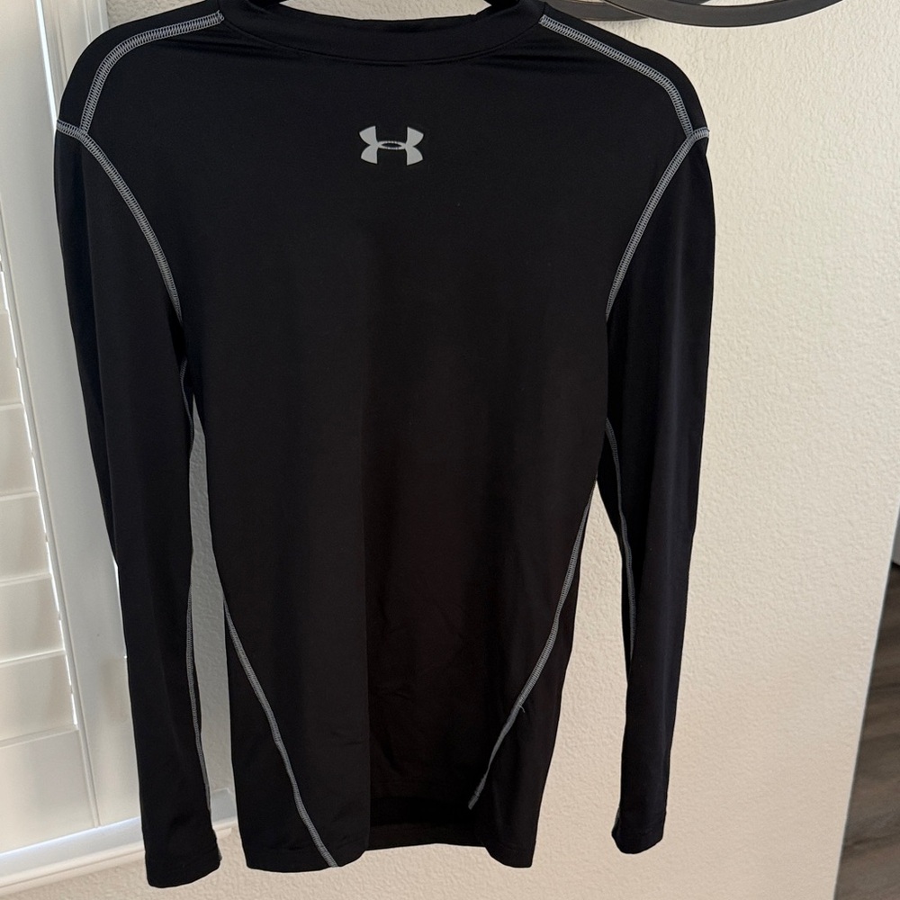 Under Armour Men's Black and Gray Long Sleeve Tee
